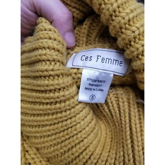 ces femme Sweater size small chunky cable knit mustard mango fuzzy turtle neck - Picture 10 of 14